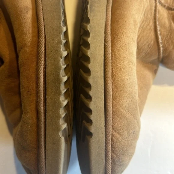 UGG Classic Tall boots genuine leather upper in chestnut brown sheepskin lining - Picture 15 of 16